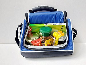 צידנית אישית עם מתוקים צידנית אישית עם מתוקים