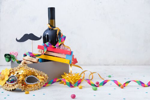 משלוח מנות עם יין הוא דוגמא למתנות לפורים לעובדים
